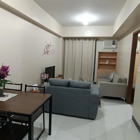 Hilander'S Condotel Near Terminal 3 Airport